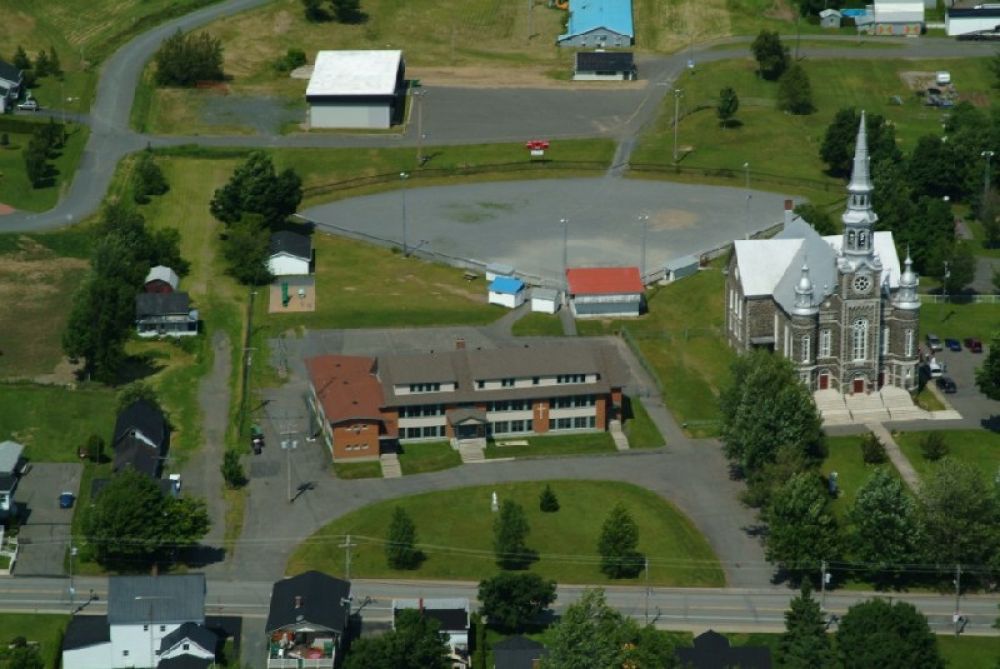 École et église de St-Félix - vue aérienne